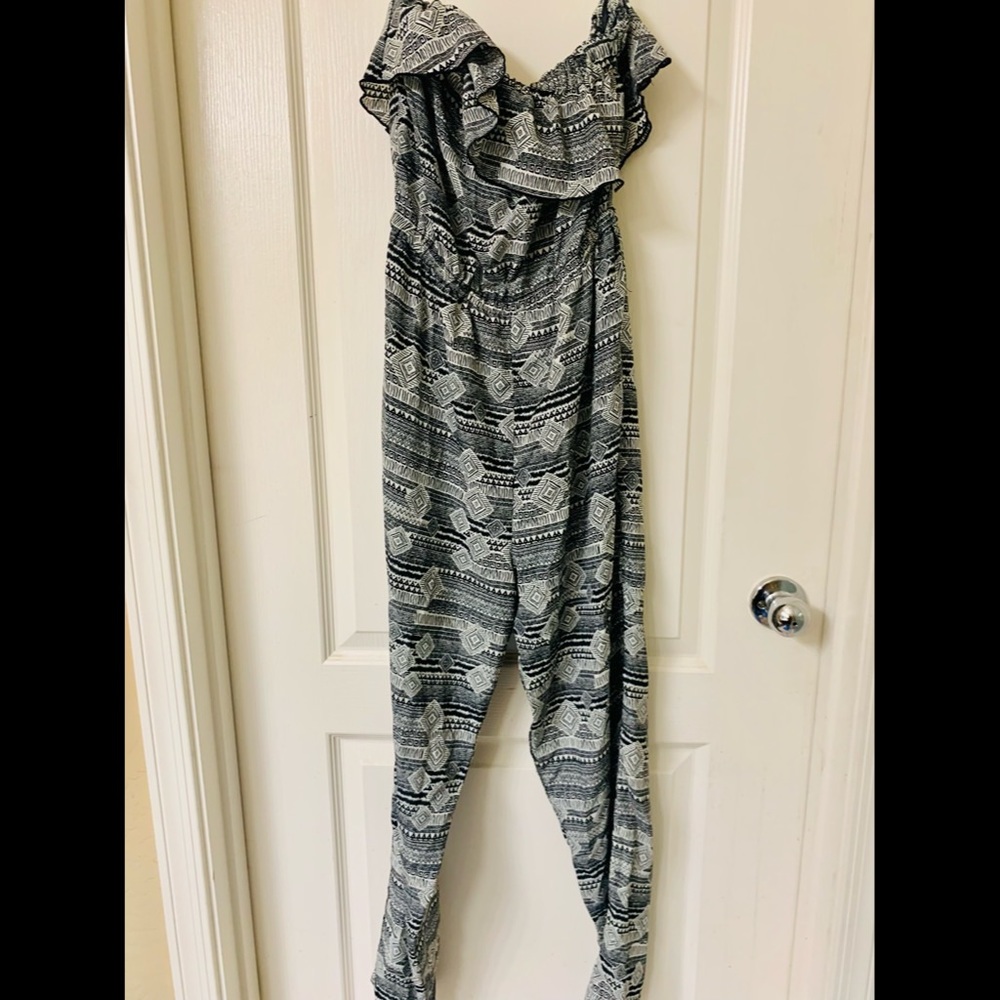 Forever 21 Sleeveless Jumpsuit with Pockets